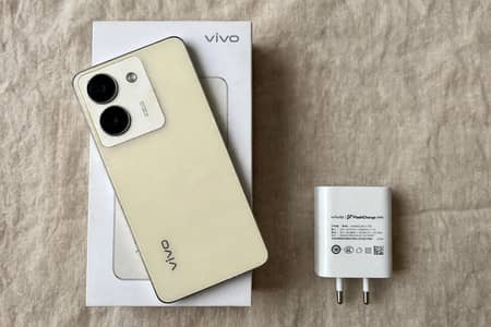 Vivo Y36 Mobile 8GB RAM 128GB Storage With Box & Charger