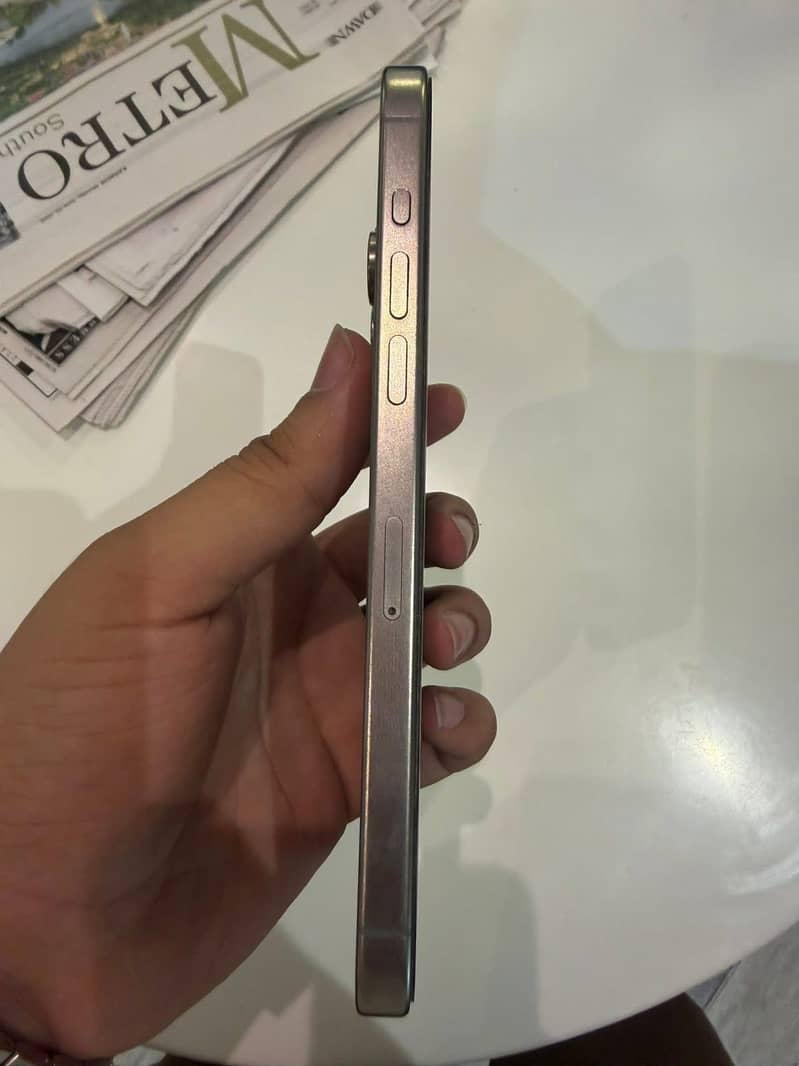 Apple iPhone 15 Pro Max 3