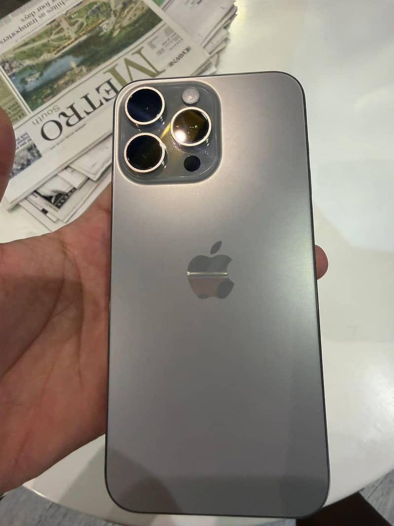 Apple iPhone 15 Pro Max 7