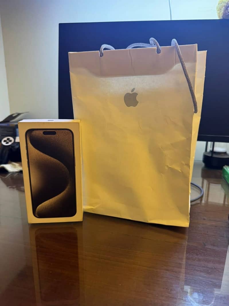 Apple iPhone 15 Pro Max 9