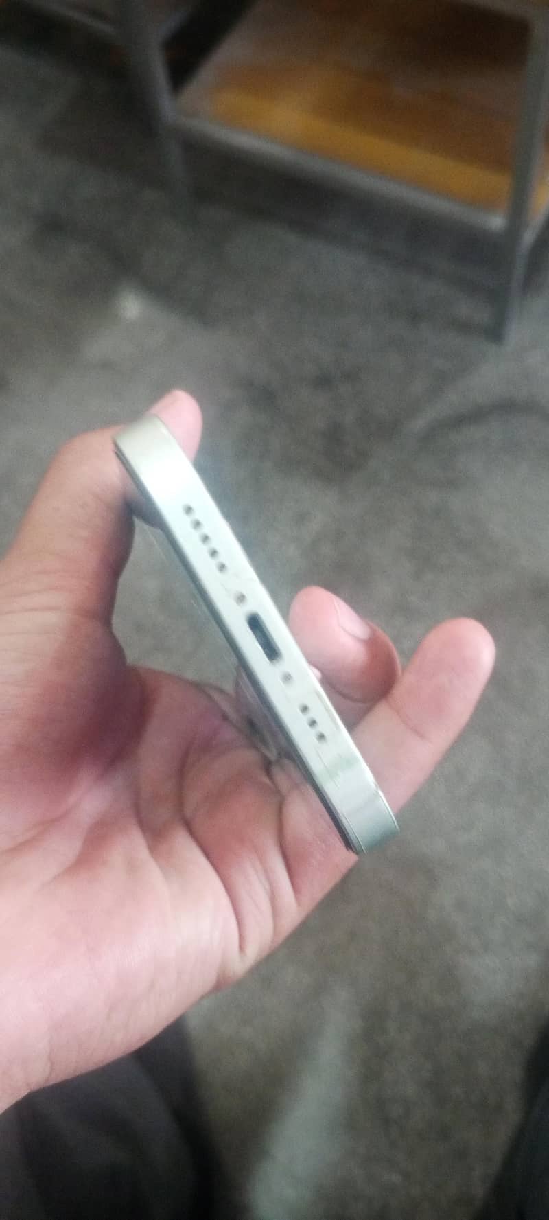 Apple iPhone 12 4