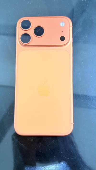 Apple iPhone 17 Pro Max Box open