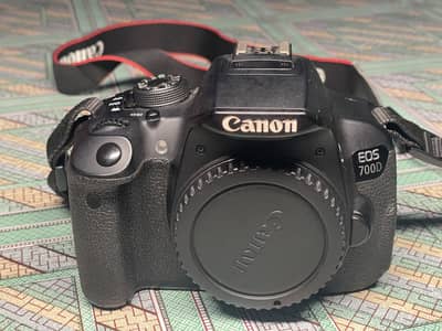 Canon 700D