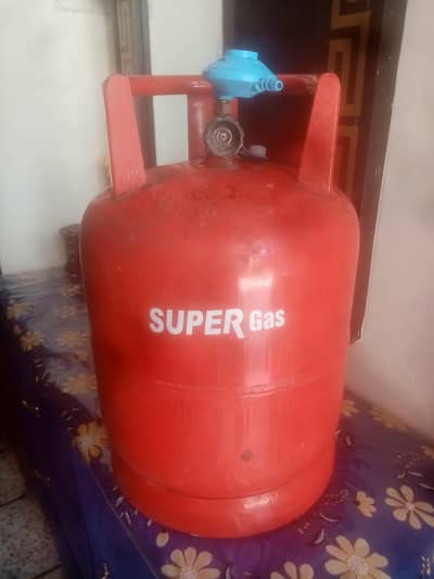 Gas slender 10kg almost new and not use too much.