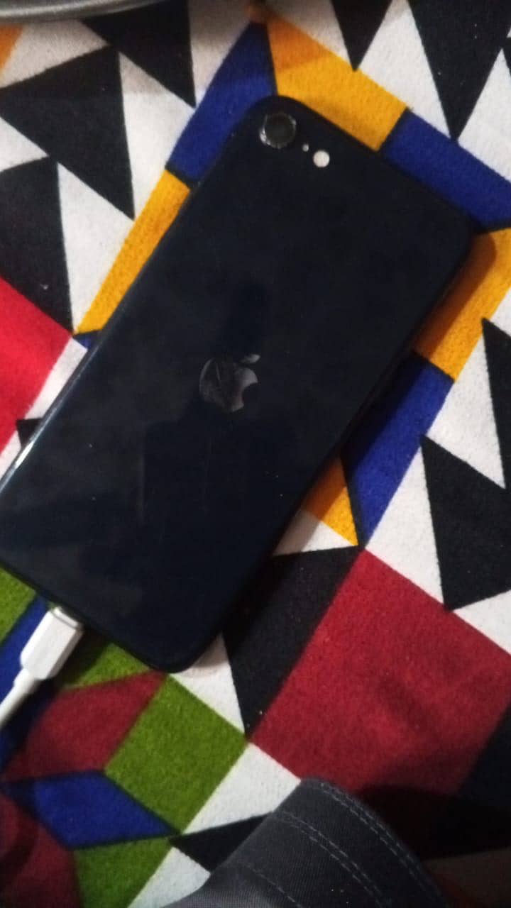 Apple iPhone SE 0