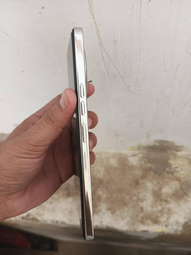 Tecno CAMON 30 1