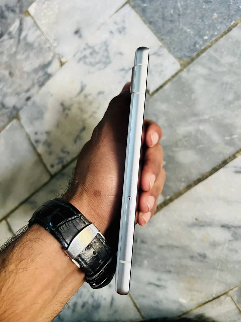 Google Pixel 7a 2