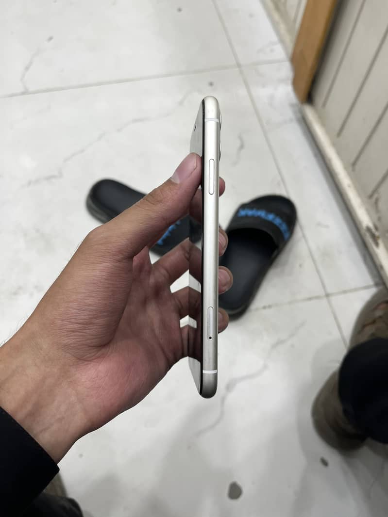 Apple iPhone SE 2 pta 2