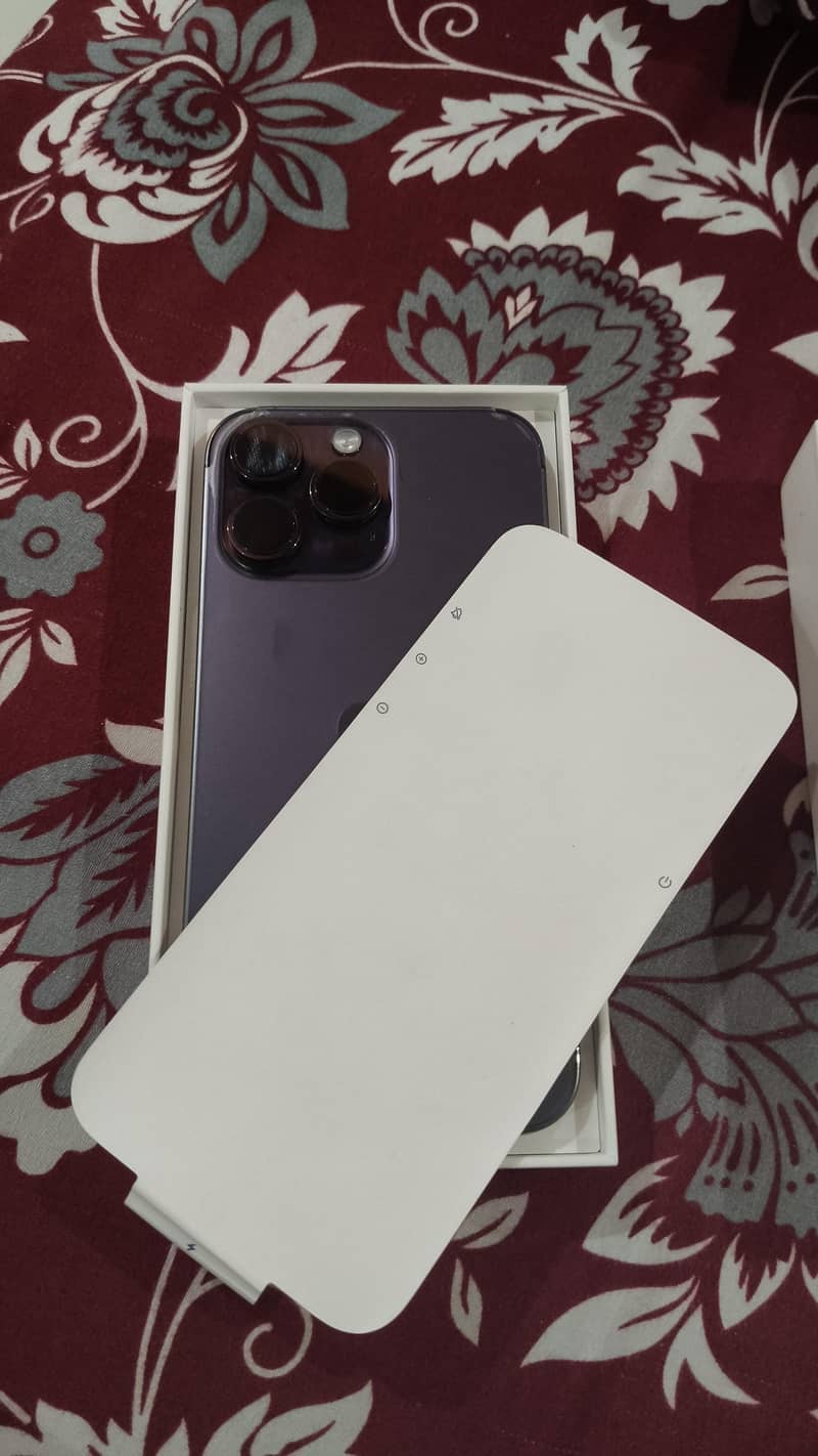 Apple iPhone 14 Pro Max 1