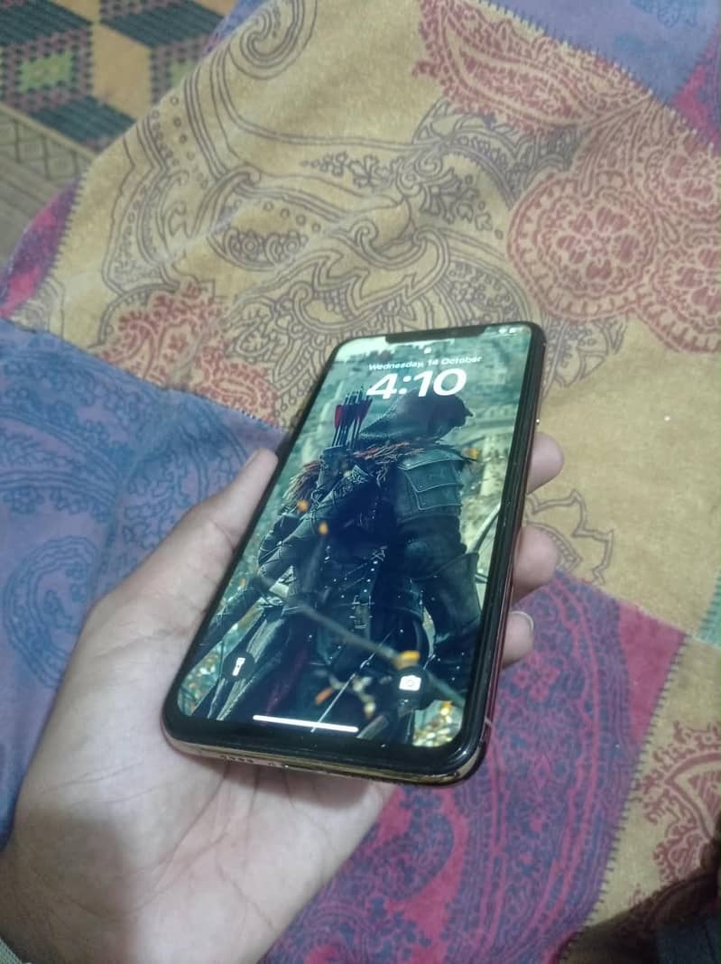 Apple iPhone XS Max 3