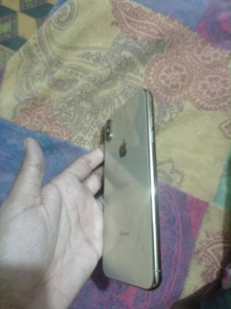 Apple iPhone XS Max 6