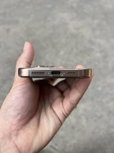 Apple iPhone 16 Pro