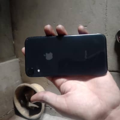 Apple iPhone XR