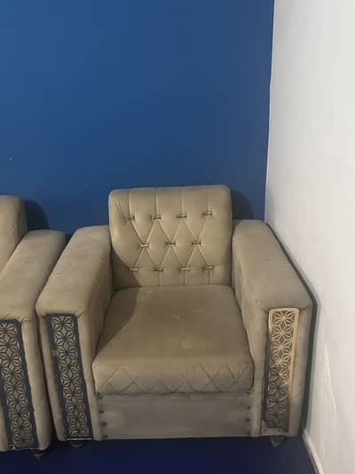 7 seater sofa with blue (carpet 14 by 16 size)