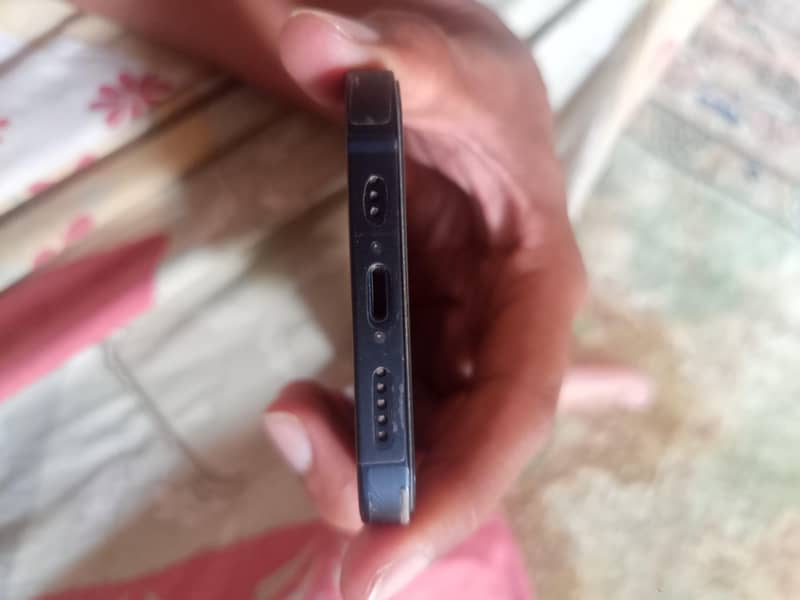 Apple iPhone 13 3