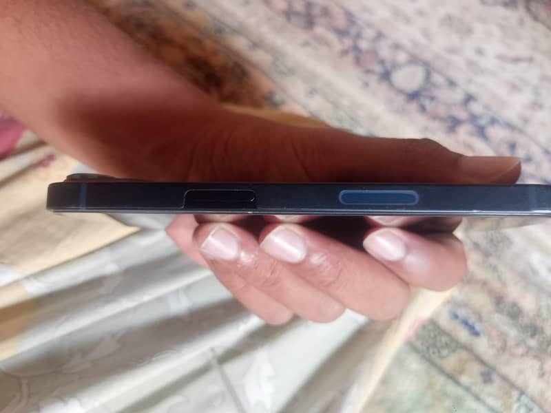 Apple iPhone 13 4