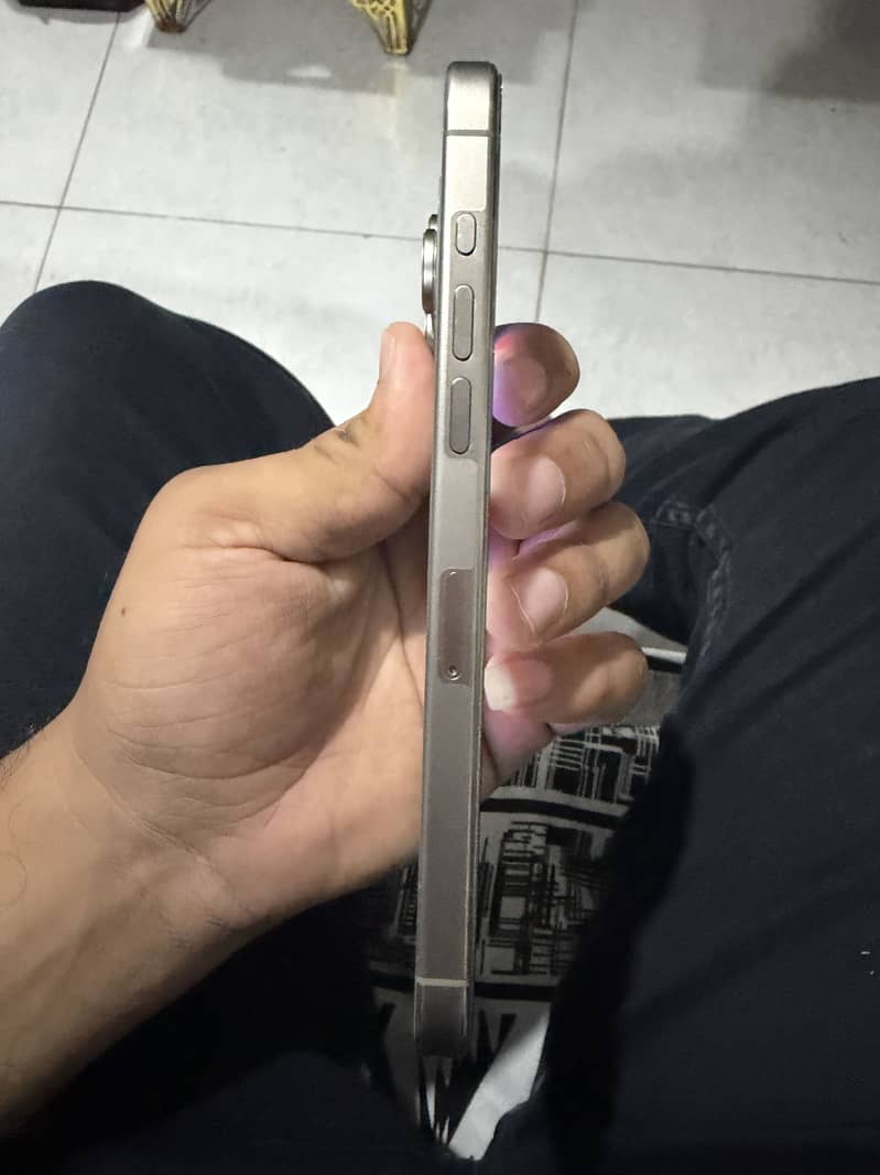 Apple iPhone 15 Pro Max 5