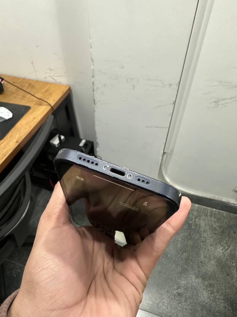Apple iPhone 12 5