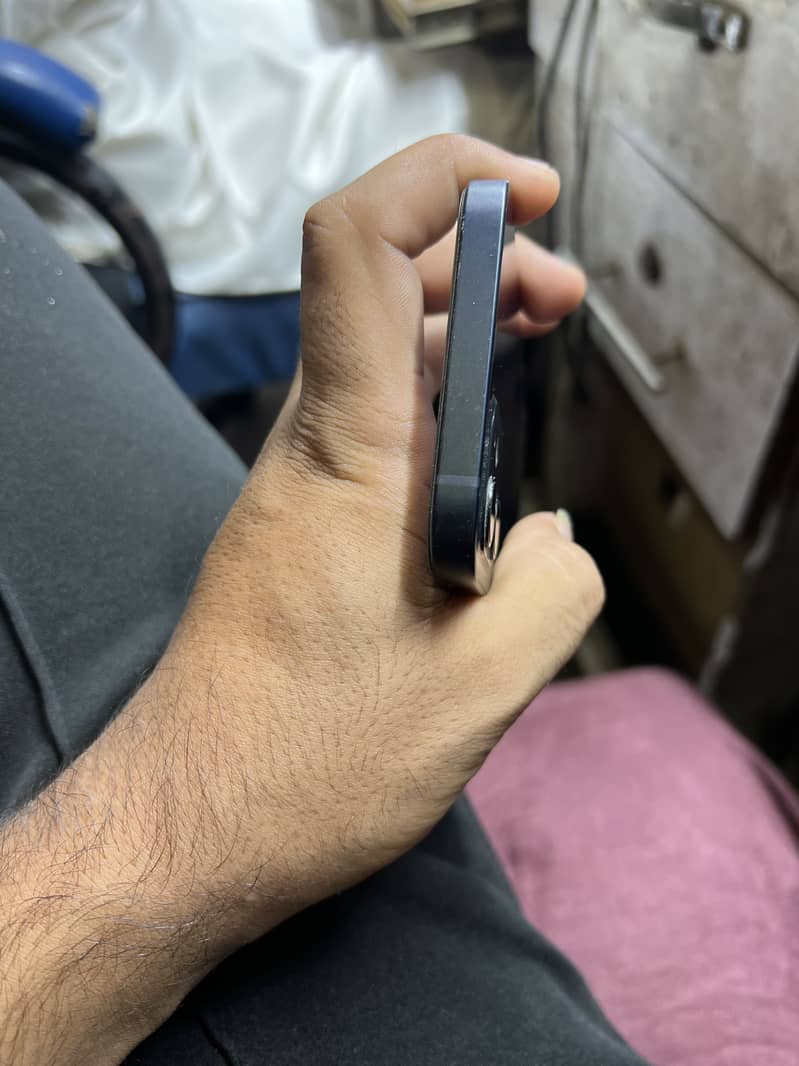 Apple iPhone 12 7
