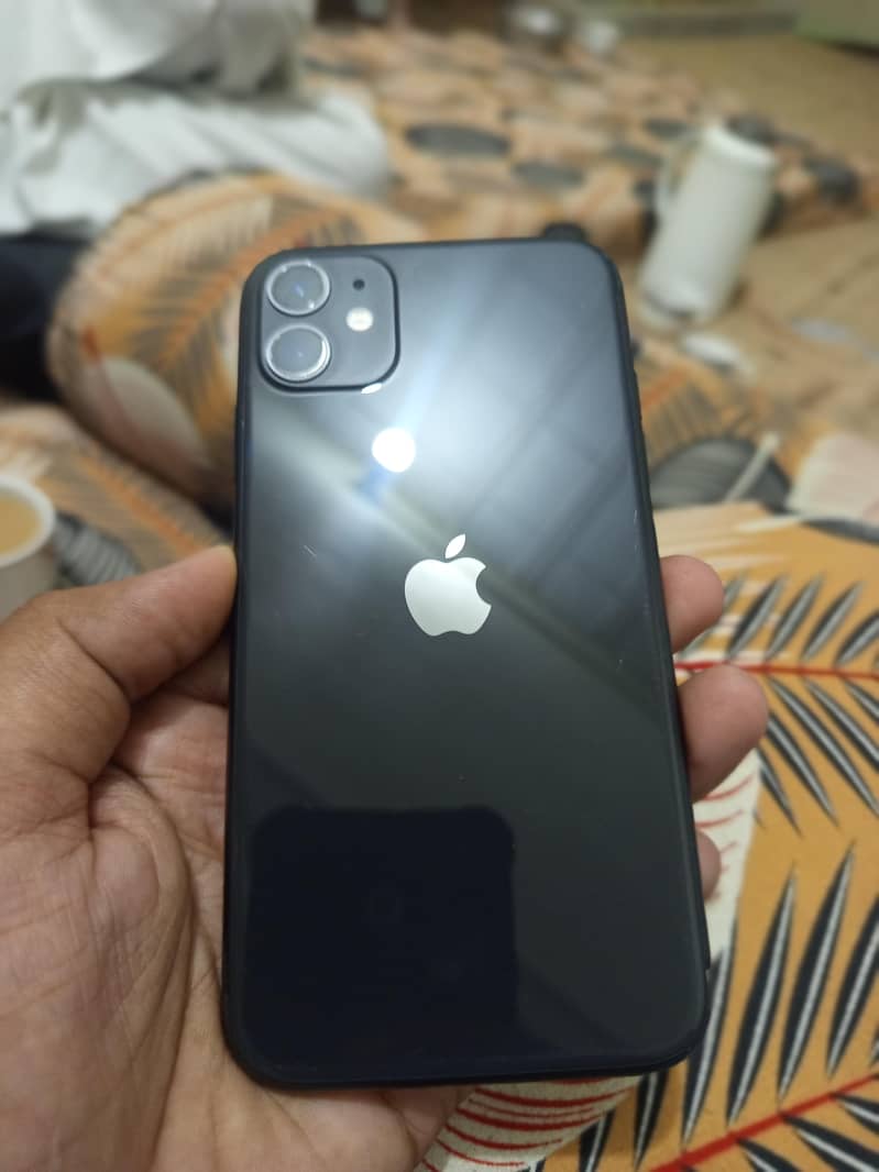Apple iPhone 11 4
