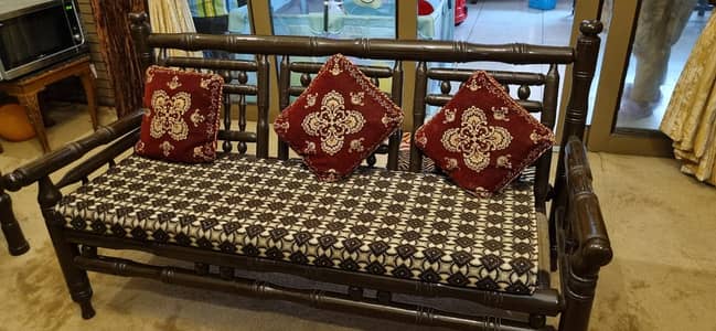 Traditional Wooden Peera Set