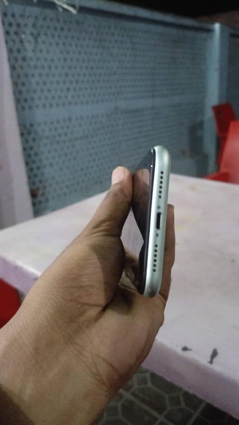 Apple iPhone 11 2