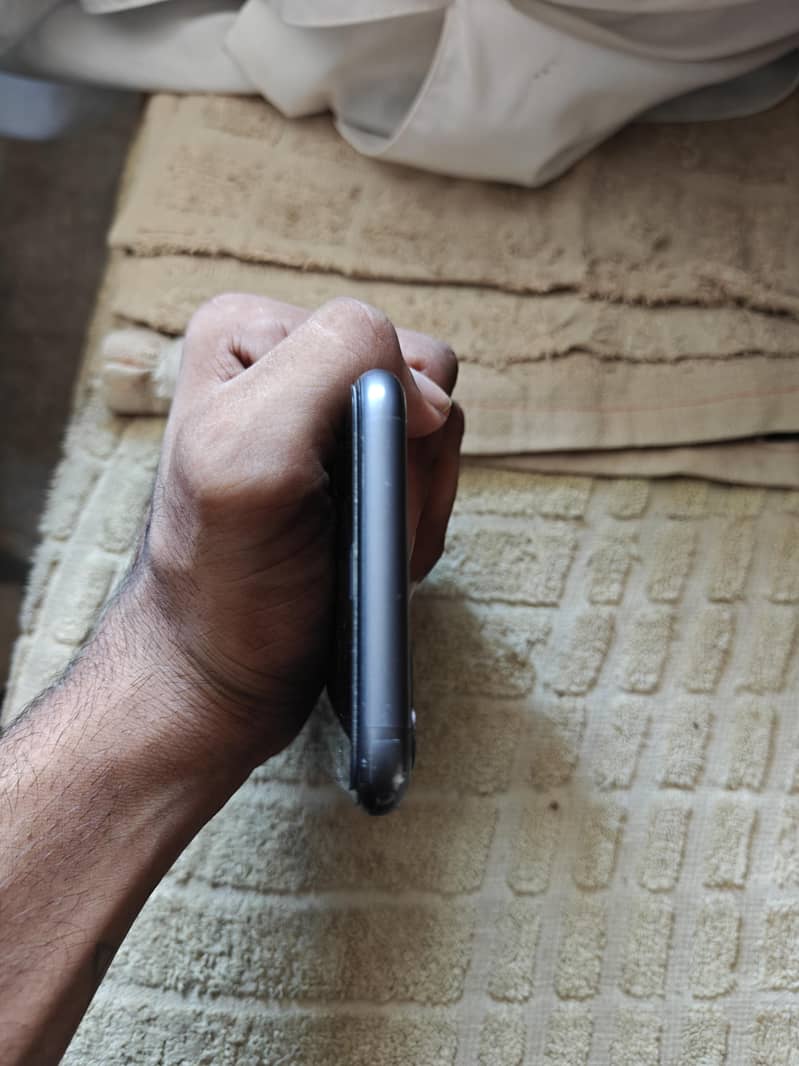Apple iPhone 11 5