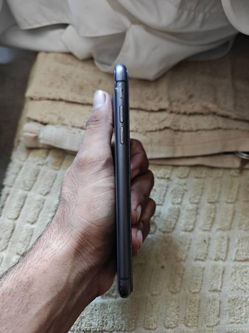 Apple iPhone 11 6