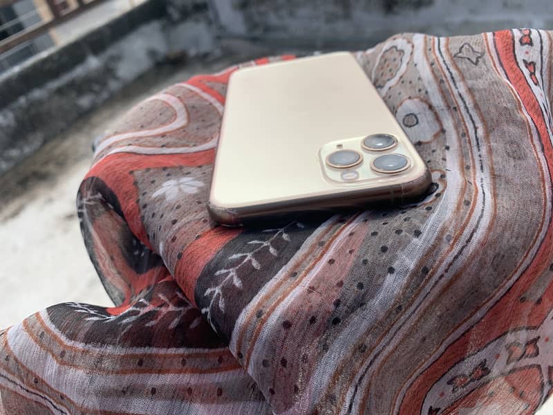 Apple iPhone 11 Pro 3