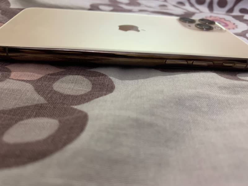 Apple iPhone 11 Pro 6