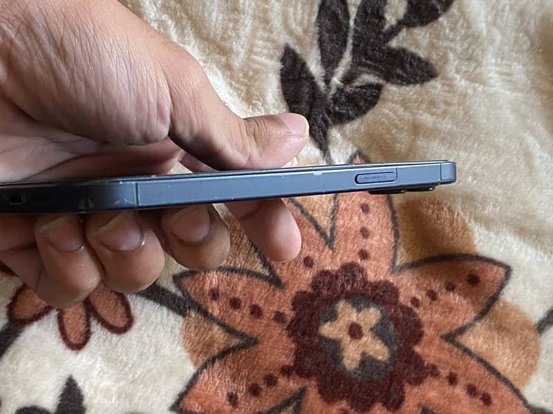 Apple iPhone 12 1