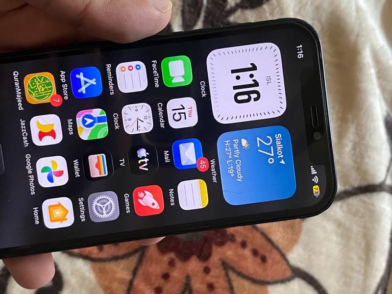 Apple iPhone 12 3
