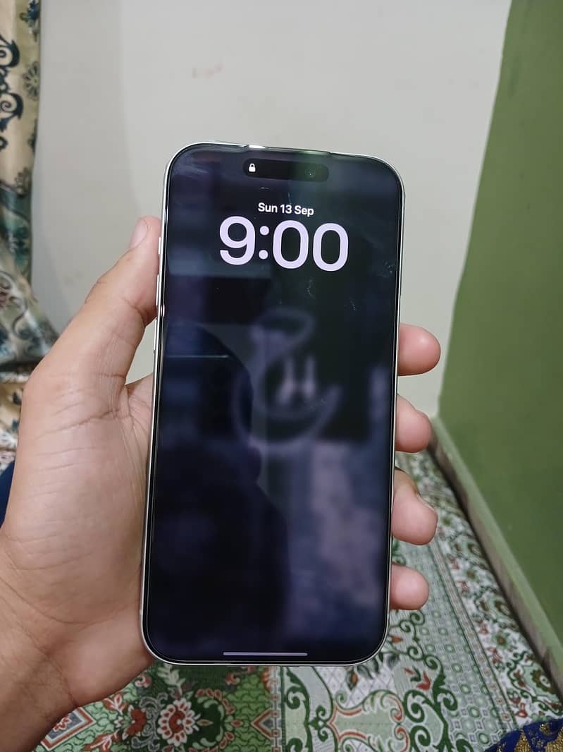 Apple iPhone 17 Pro Max 1