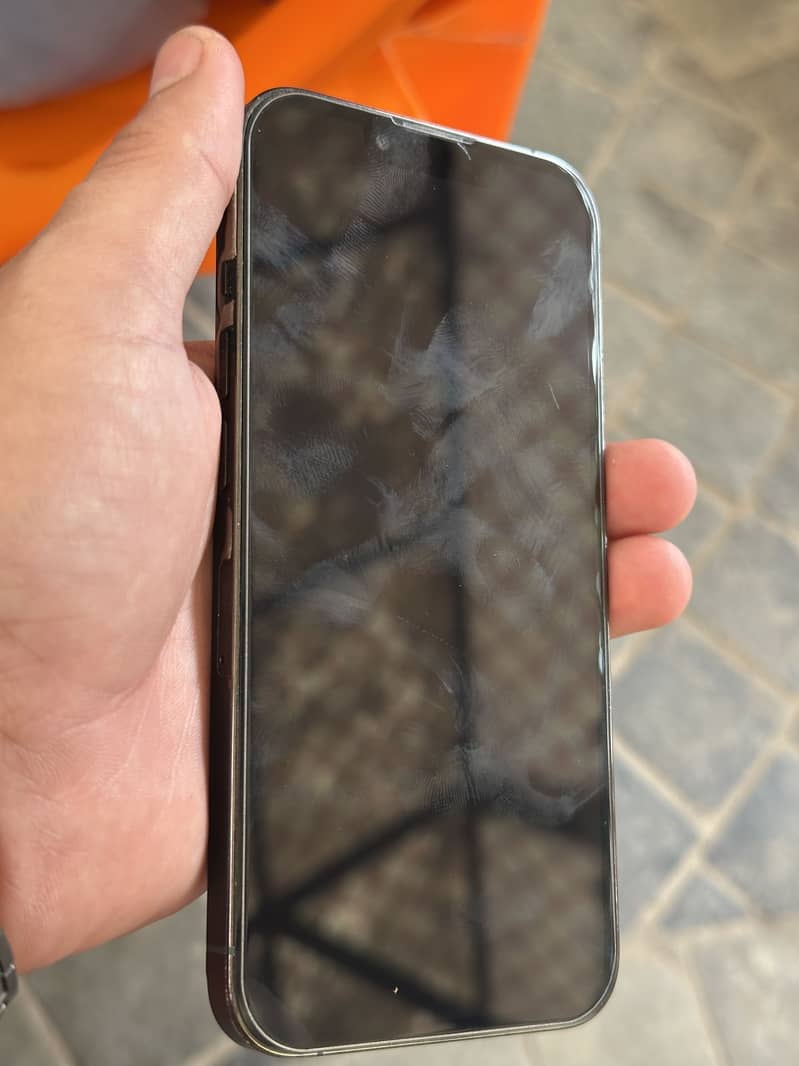 Apple iPhone 13 Pro 4
