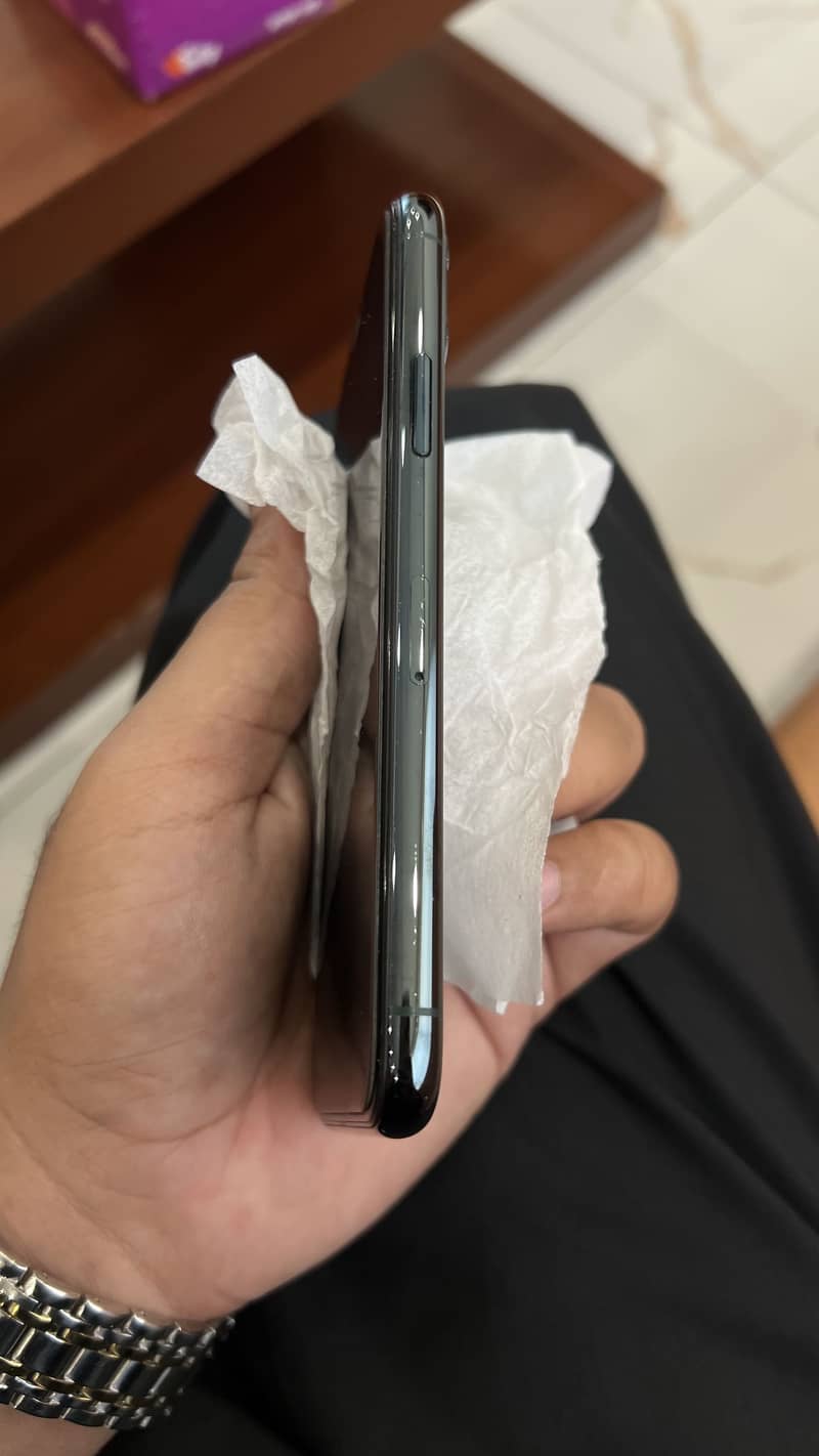Apple iPhone 11 Pro 3