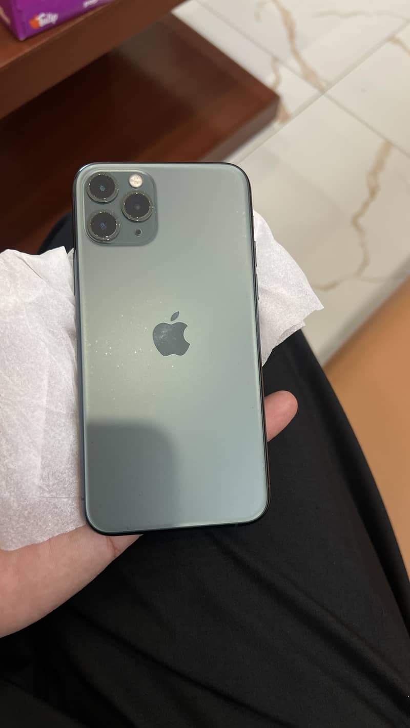 Apple iPhone 11 Pro 4