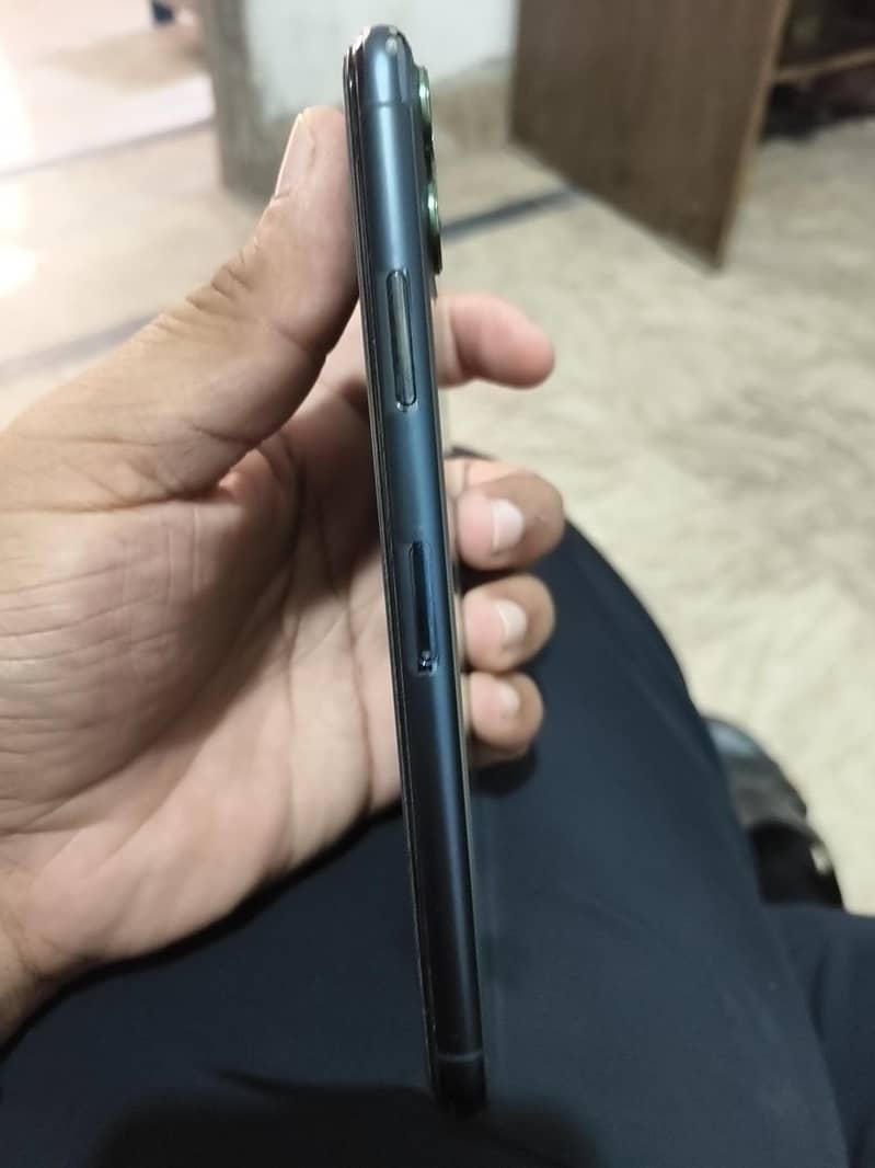 Apple iPhone 11 Pro Max 1
