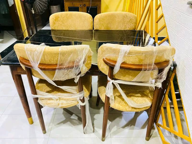 Dining table set, 4 seater 0