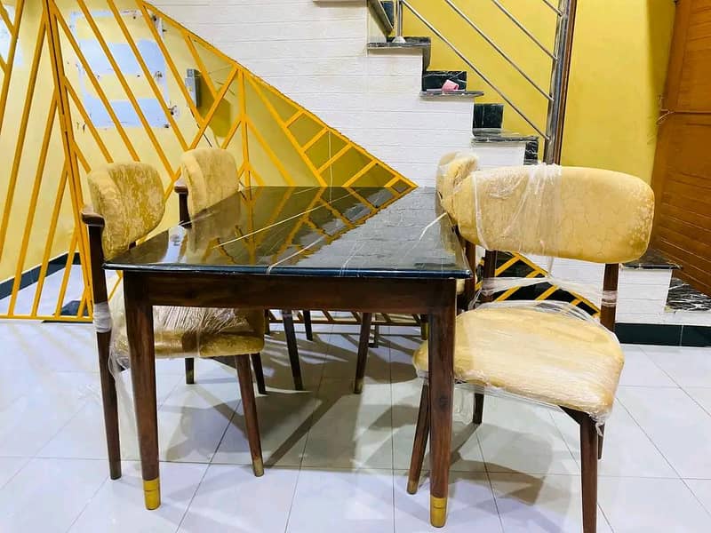 Dining table set, 4 seater 4