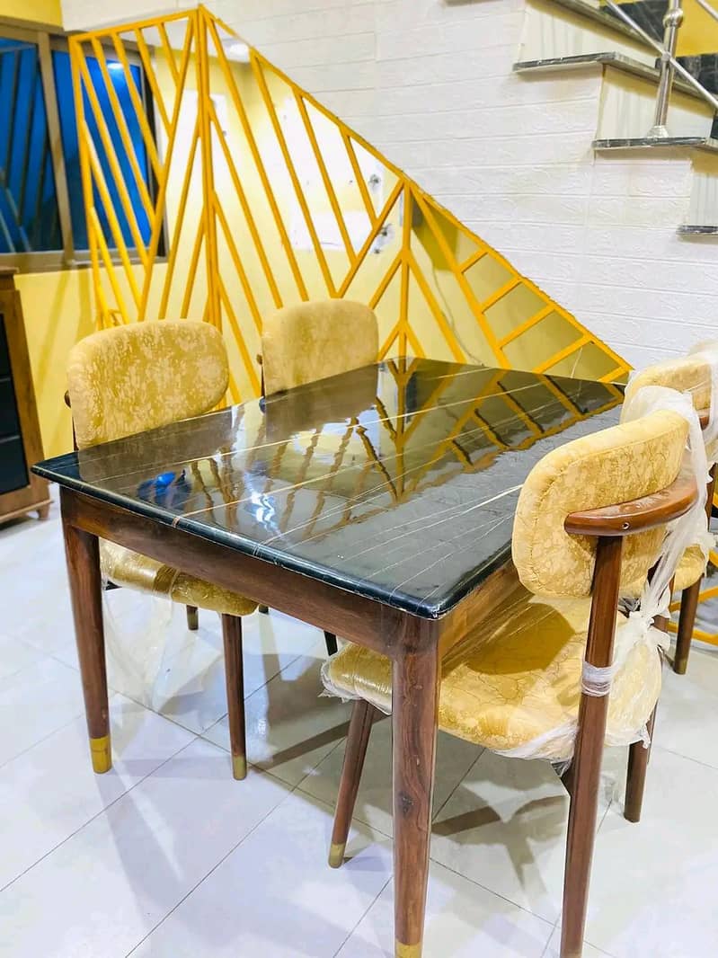 Dining table set, 4 seater 8
