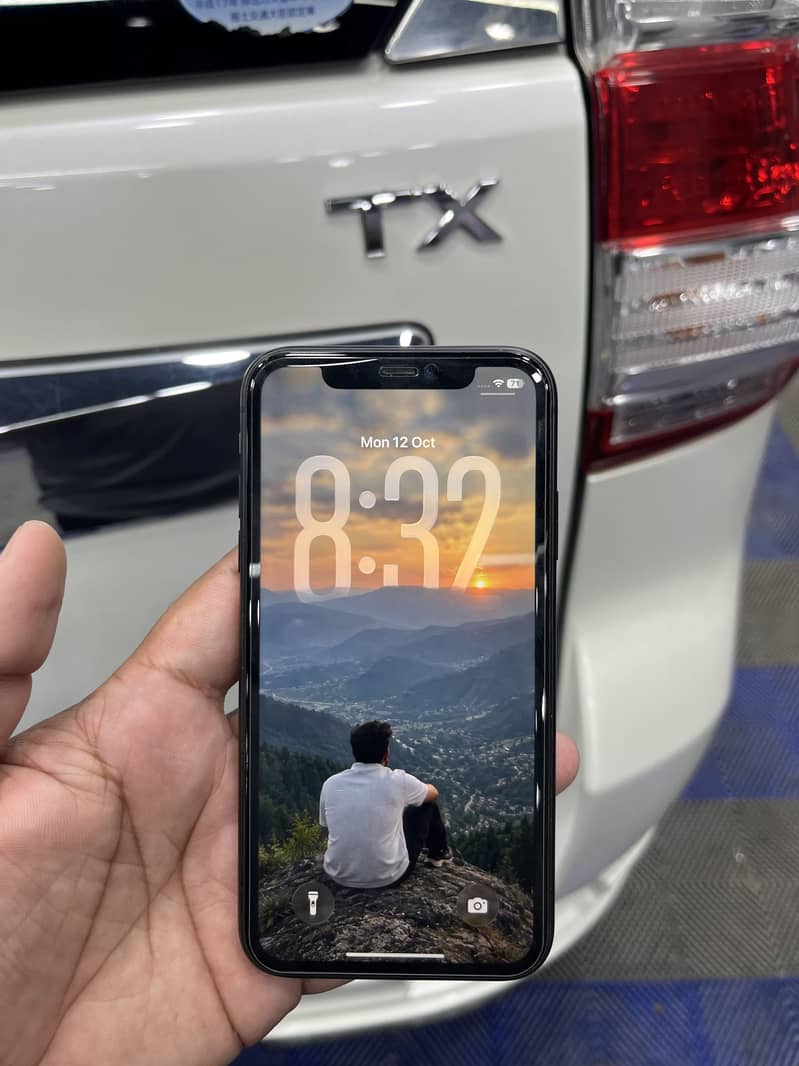 Apple iPhone 11 4
