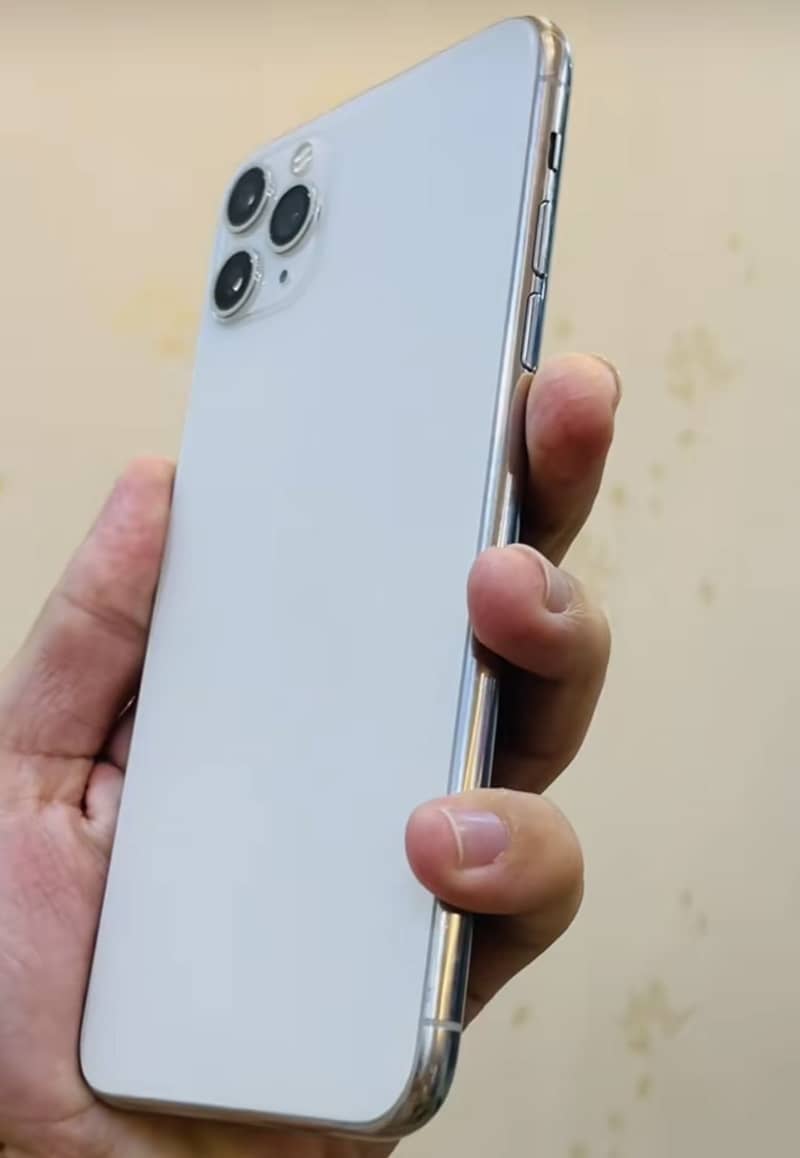 Apple iPhone 11 Pro Max 1