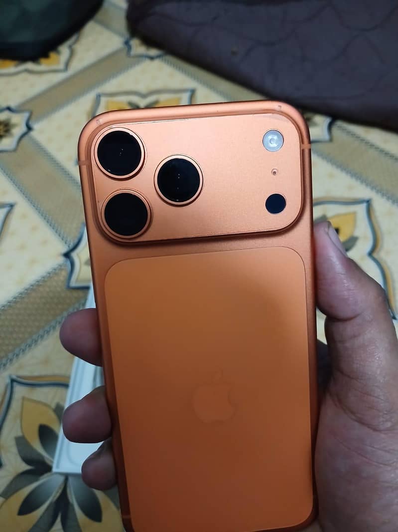 Apple iPhone 17 Pro Max 2