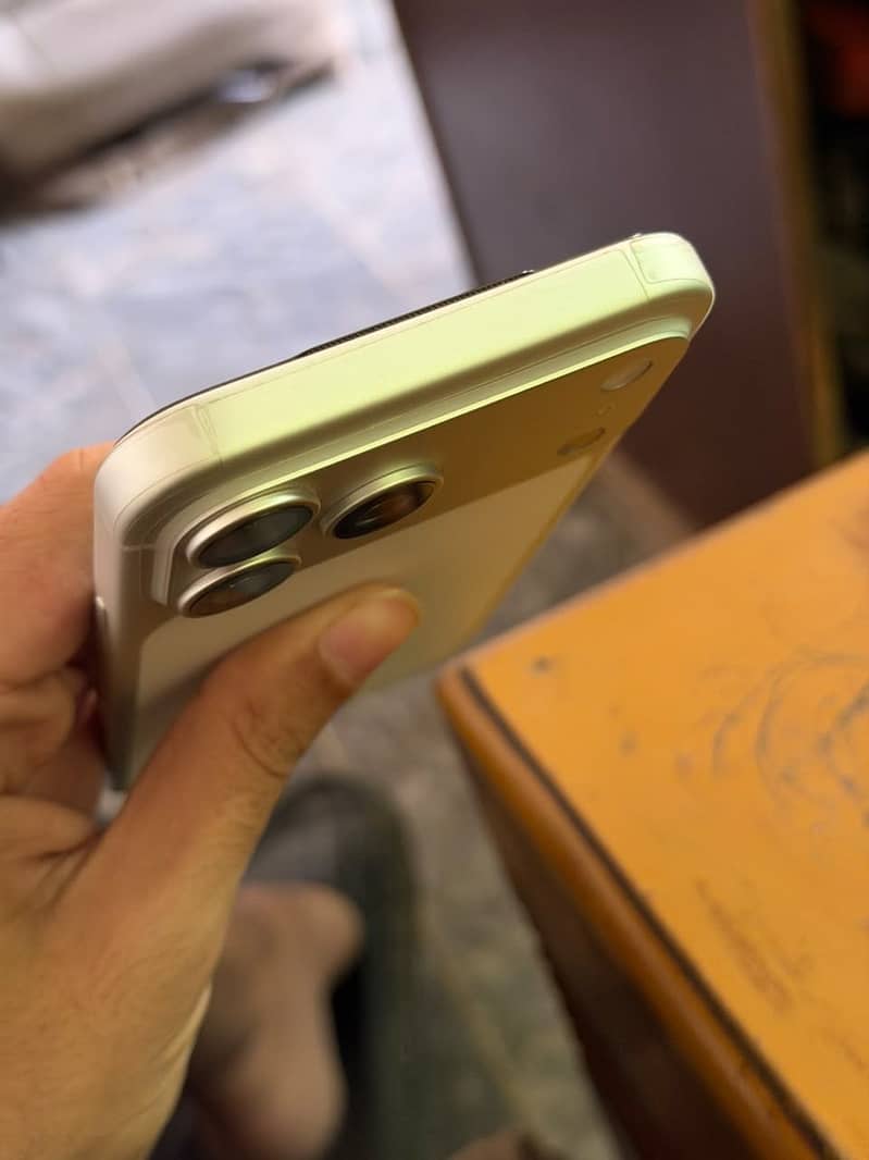Apple iPhone 17 Pro Max 5