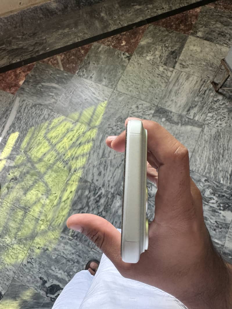 Apple iPhone 17 Pro Max 5