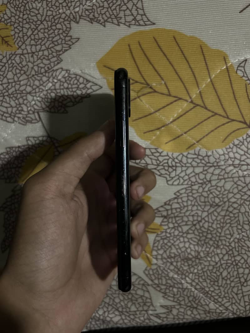 Apple iPhone X 5