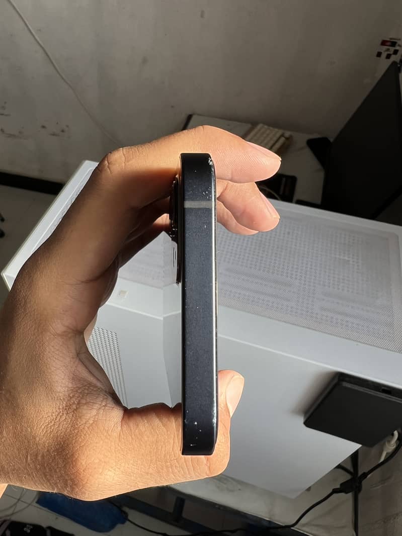Apple iPhone 12 5