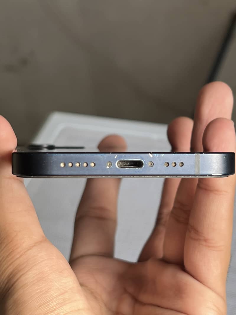 Apple iPhone 12 6