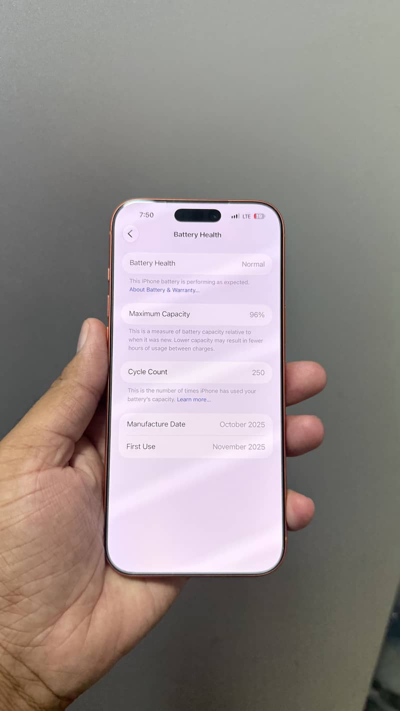 Apple iPhone 17 Pro Max 5