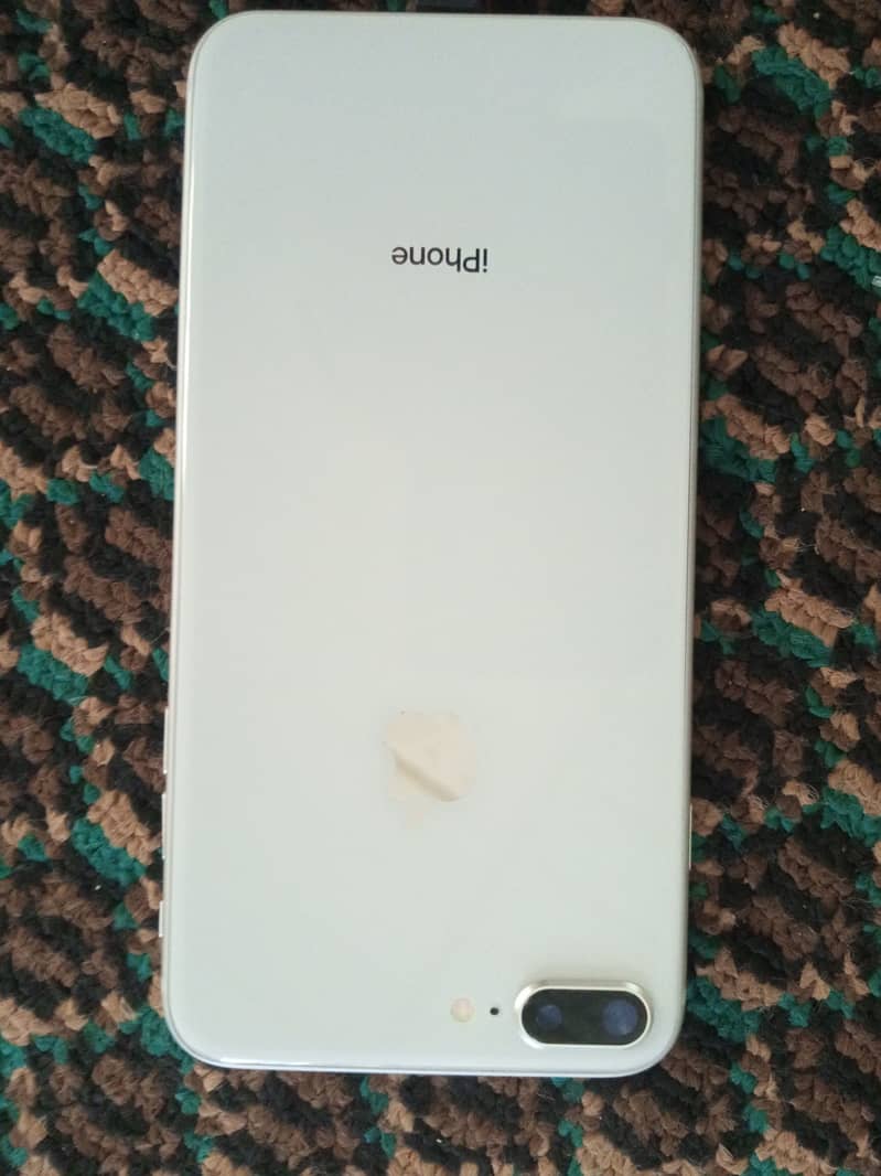 Apple iPhone 8 Plus 1